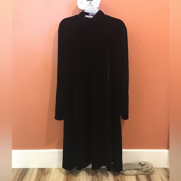 Vintage K.C. Spencer New York Black Velvet Dress - Picture 2 of 5